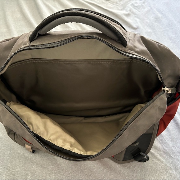 Vintage REI Messenger Bag - Picture 3 of 4